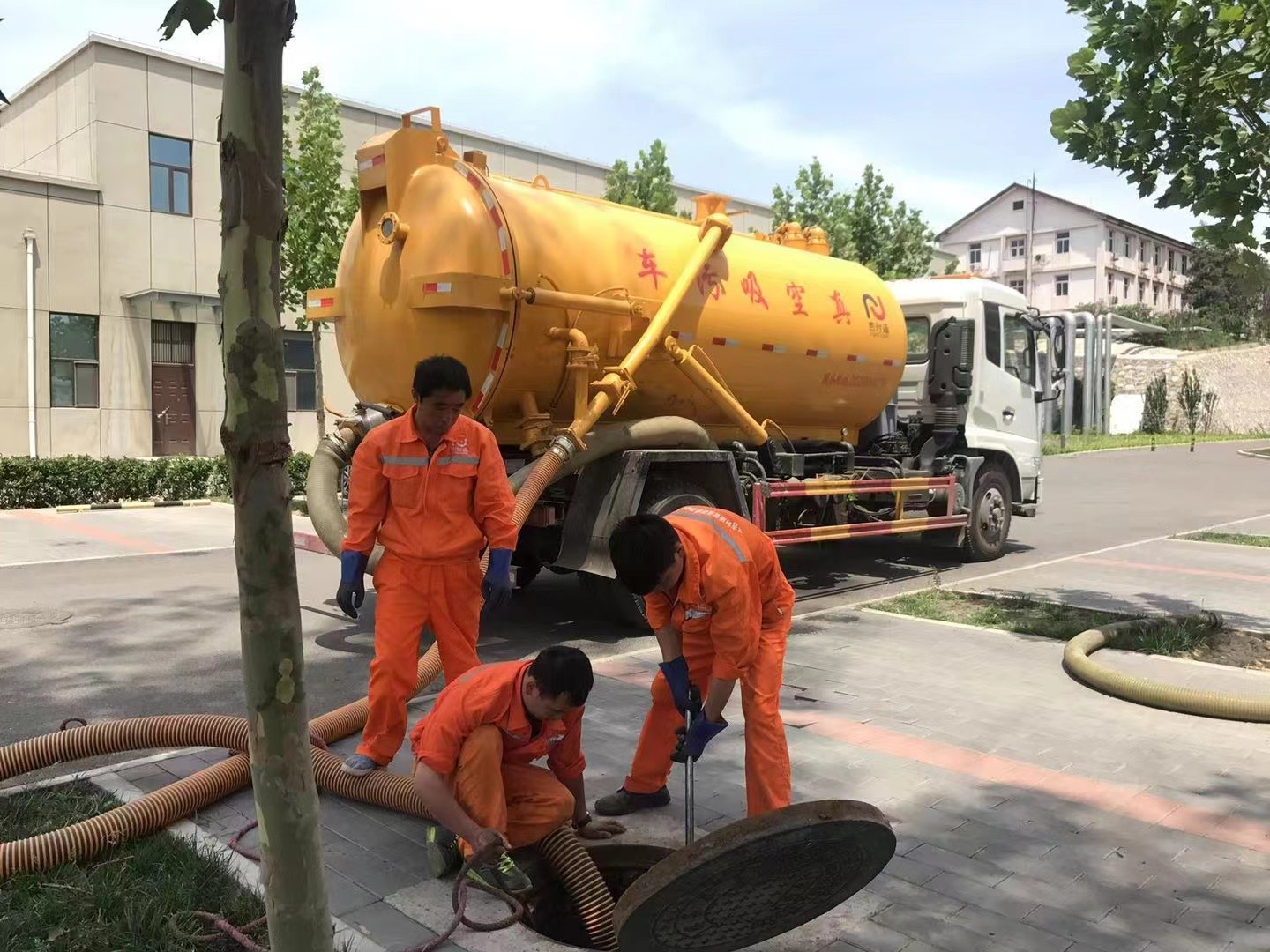 莱阳化粪池清理与5-8吨吸粪车施工效率分析